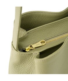 IBIZA イニシオ　牛革　ショルダーバッグ