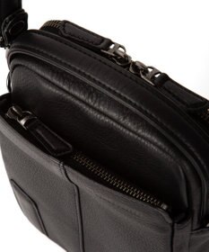 ACE BAGS & LUGGAGE LO HOMME PRESSE アルカイックソフト 本革 縦型ショルダーバッグ 小 71782 ロ・オム・プレッセ