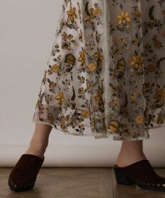 GRACE CONTINENTAL サラサ刺繍チュールスカート
