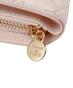Maison de FLEUR ロンバスキルトリボンウォレット