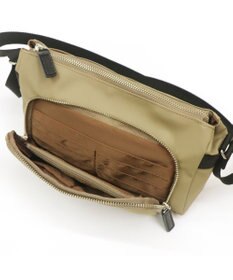 Regalo Felice 【軽量 / お財布機能付き / 防水】ショルダー / REGALO