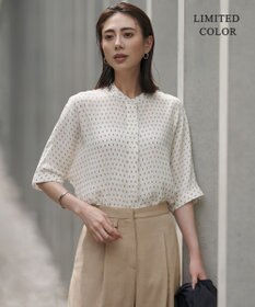 ICB 【新色追加・WEB限定カラーあり】BackSatinAmunzen 5分袖バンドカラーブラウス オフホワイト×ドット柄［WEB限定］