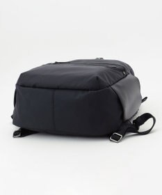 Y'SACCS 【ナイロンタフタ×リサイクルレザー】デイリーリュック