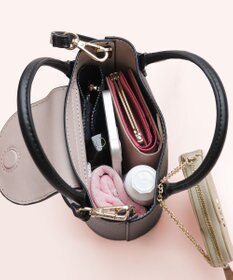 TOCCA 【八木アリサさん着用】PETAL SILHOUETTE LEATHER POCHETTE ポシェット