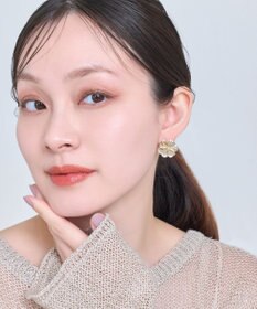 Phoebe フレグラントフラワーメタルピアス