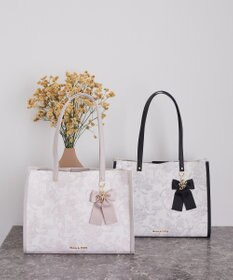 Maison de FLEUR フラワーガーデンプリントスクエアトート