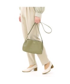 IBIZA イニシオ　牛革　ショルダーバッグ