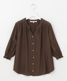 自由区 【WEB限定/セットアップ着用可/洗える】ブライトサテンライト Vネックブラウス