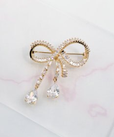 Tiaclasse 【安田美沙子さん着用】キュービックリボンモチーフブローチ