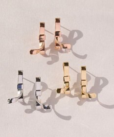 Phoebe ニュアンスリボンピアス　ローズゴールド