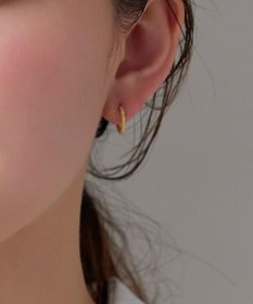 Phoebe 【金属アレルギー対応】【痛くないシリーズ】グリッターメタルライトフィットイヤリング　ゴールド