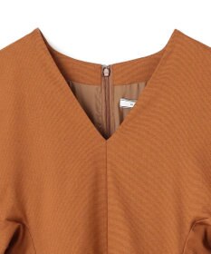 BEIGE， IVY / Vネックワンピース