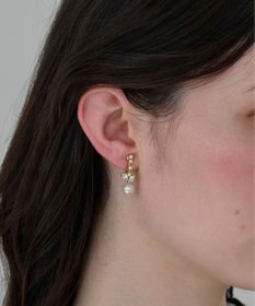 Phoebe ≪TV番組着用商品≫クラシカルドロップパールイヤリング　ゴールド