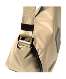 Regalo Felice 【超軽量 / ペットボトルも入る】かぶせ付きショルダー / REGALO