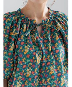 Te chichi 【LIBERTY FABRICS】フリルネックブラウス