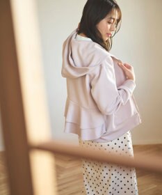 Feroux 【大好評につき新色登場！】バックフリルダンボール パーカー