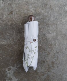 AND WOOL 〈一級遮光生地・晴雨兼用〉ボタニカル刺繍の日傘 （折りたたみ傘タイプ）