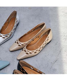 MODE ET JACOMO <carino>レーザーカットフラットパンプス
