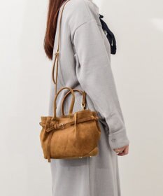 INTER-CHAUSSURES 【CHRISTIAN VILLA】レザーミディアムハンドバッグ