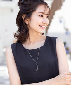 Tiaclasse 【日本製】大人上品なフラットカーブバーネックレス