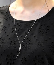 Tiaclasse 【日本製】大人上品なフラットカーブバーネックレス