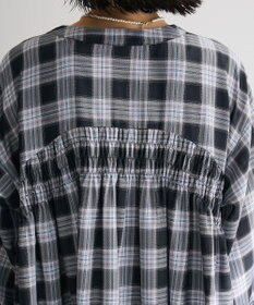 Green Parks 【しゃれシャツ】イージーケアＶネックチェックブラウス