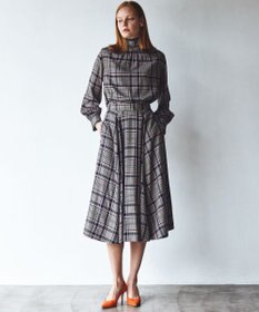 組曲 シアーツイルチェック ハイネックブラウス