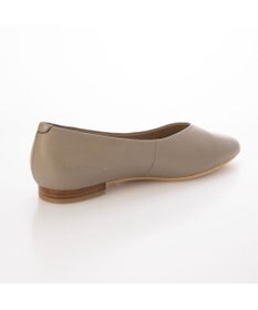 ing <ing>Vカットフラットパンプス