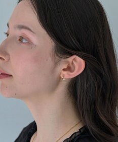 Phoebe 【金属アレルギー対応】【痛くないシリーズ】フラワービジューフロートライトフィットイヤリング　ゴールド