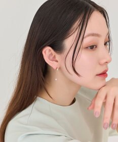 Phoebe 【痛くないシリーズ】ルミナスパールロングライトフィットイヤリング　ゴールド