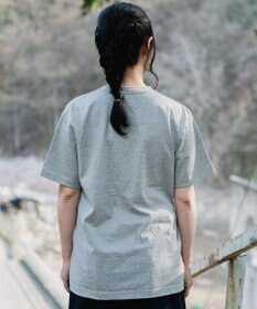 muuc 〈コットン100% 透けにくい厚みの6.2オンス〉ポピー花刺繍の Tシャツ