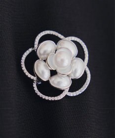 Tiaclasse 【選べる2TYPE】スモールフラワーブローチ