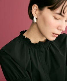 #Newans 【洗濯機可／撥水】シャーリングネック ボリュームスリーブシャツ