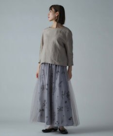 muuc 〈高品質ベルギーリネン〉〈オンオフ着られる〉花刺繍モチーフ付きリネンプルオーバー