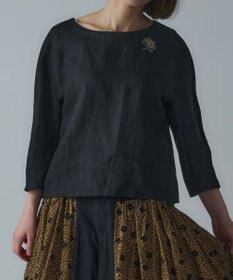 muuc 〈高品質ベルギーリネン〉〈オンオフ着られる〉花刺繍モチーフ付きリネンプルオーバー