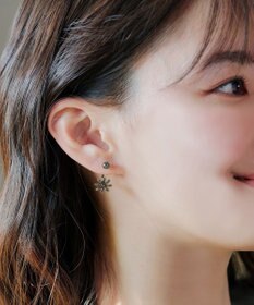 Tiaclasse 【金属アレルギー対応】フラワーキャッチピアス