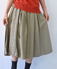 muuc 〈オーガニックコットン〉〈通年着られる〉フラワーノット刺繍 ウエスト後ろゴムあり 裏地あり ギャザースカート