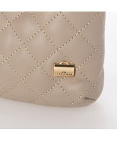 LA BAGAGERIE シープレザー　キルティングスマホショルダー