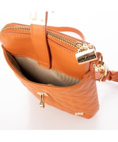 LA BAGAGERIE シープレザー　キルティングスマホショルダー