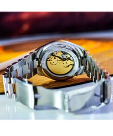 CITIZEN 【“TSUYOSA”Collection】スポーティなケース形状と腕なじみの良い3列バンドで付け心地の良さにもこだわったメカニカルウオッチ