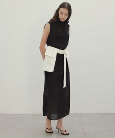 BEIGE， 【洗える・吸水速乾・防シワ・eclat 7・8月号掲載】LIATRIS / オフタートルノースリーブワンピース