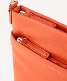 LA BAGAGERIE シープレザー　スクエアポシェット