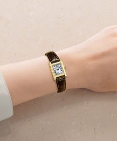 CITIZEN 【クラシカルなスクエアケース】イエローゴールドが華やかな腕時計 EG2797-13A