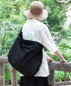 LIVERAL 【大容量】UKIE メッセンジャーバッグ