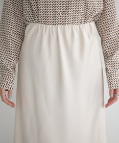 YECCA VECCA サテンフレアスカート