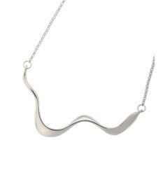 Green Parks ・ＨＡＬＦ　ＴＩＭＥ　ウェーブモチーフネックレス