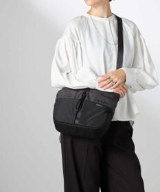 Y'SACCS ドローストリング コンビカラーショルダー