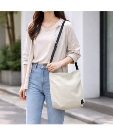 Regalo Felice 【超軽量 / A4サイズ対応 / 口元ファスナータイプ】ショルダー / REGALO