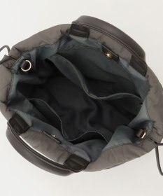 自由区 パディングキルトドロスト バッグ