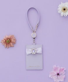 Maison de FLEUR リール付きビジューリボンパスケース